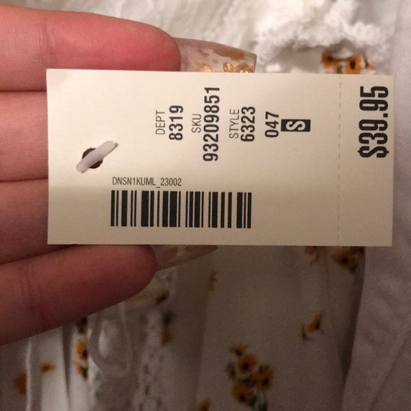 Cropped Tank Top - Picture 2 of 2